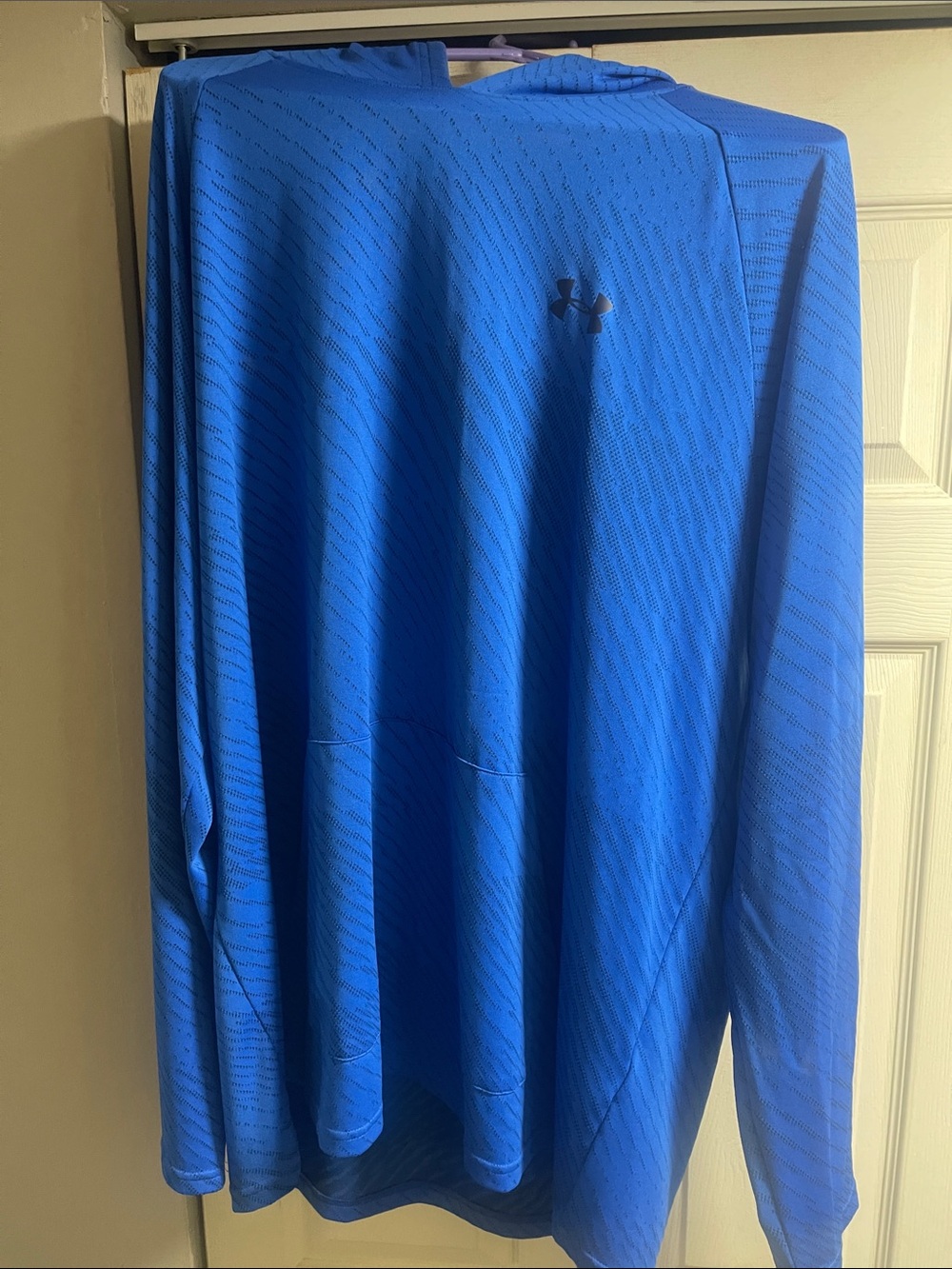 Under Armour Men’s Royal Blue Long-Sleeve Hooded Performance Top